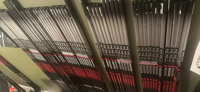 NEW hockey sticks / CCM jets perf ft+ in Hockey in Gatineau - Image 4