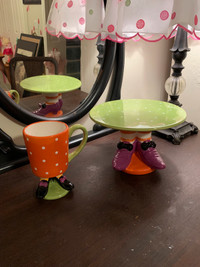 Cake stand with matching mug