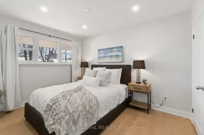 Fantastic student housing available in a 4 bedroom detached home. 3 bedrooms on main floor and 1 exc...
