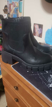 Brand new torrid boots size 9