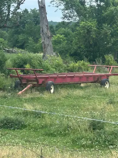 2012 24 ‘ hay wagon one owner made in Canada 16” tires comes with a spare Up graded to a 28’ only re...