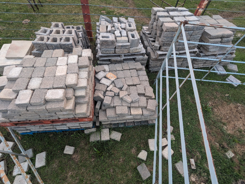 Paving Stones and Retaining Wall Stones Outdoor Décor Edmonton Kijiji