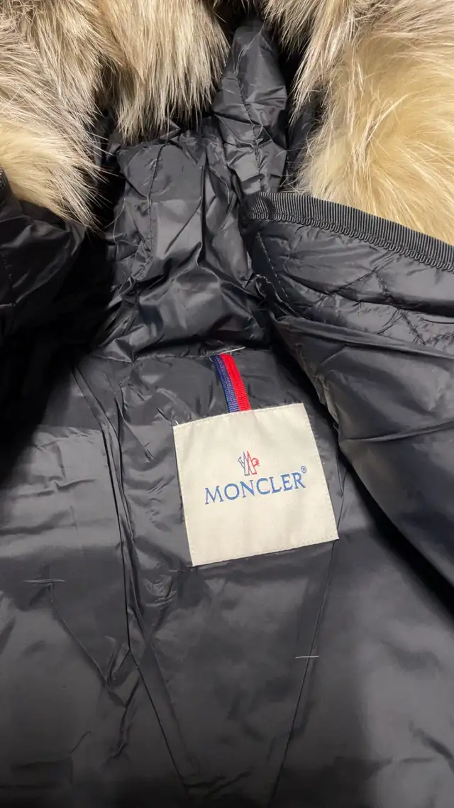 Moncler Women’s Fur Jacket in Women's - Tops & Outerwear in City of Toronto - Image 7