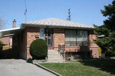 3-Bedroom Full House Scarborough (Markham & Ellesmere) - M1G2V7 3 Bedroom  1 Bathroom  Private Kitch...