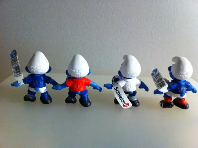 Smurfs - New 2003 Complete of UEFA Euro Footballers63234988802307122