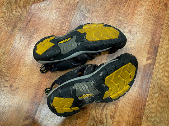 Keen Black Sandals, size 8 men in Men's Shoes in Kitchener / Waterloo - Image 3