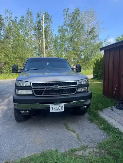 For Sale: 2005 Chevrolet Silverado 2500HD – 6.0L Vortec Gas – Solid Workhorse Looking for a dependab...