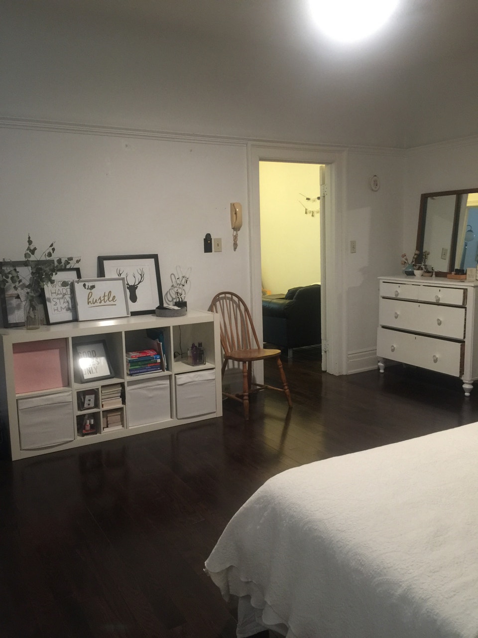 One bedroom downtown Bloor & St. George 4