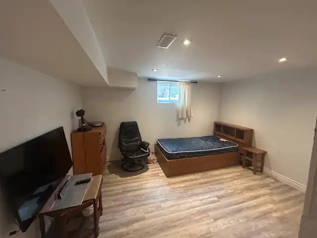 Room for the rent  in Long Term Rentals in Oakville / Halton Region - Image 3