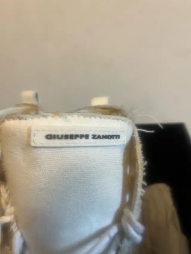 buyers discount, Giuseppe sneakers, White leather, Size 13 in Men's Shoes in City of Toronto - Image 6