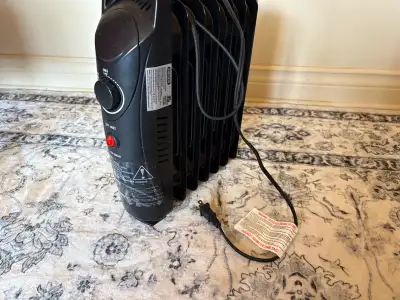 Space heater got it last year, for a room that didn’t have a heater no longer need is / pick up only