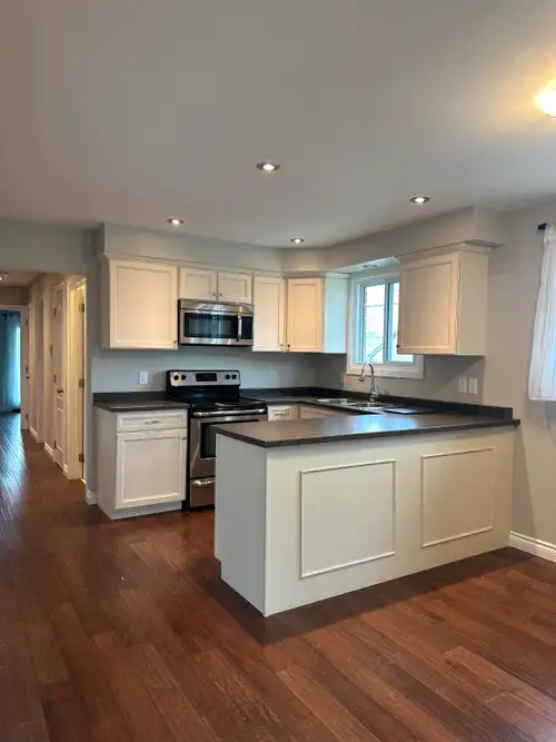 Welcome to this beautiful 2 bedroom plus den apt for rent on Hamilton central mountain. This unit co...
