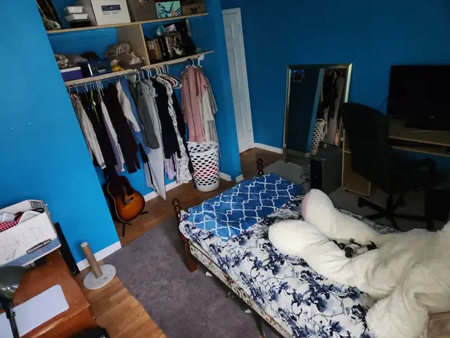Pet friendly room for rent shared accommodations. in Long Term Rentals in Ottawa - Image 6