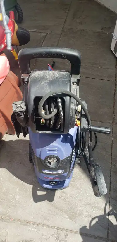 This Simoniz pressure washer packs a punch with its powerful cleaning capabilities, perfect for tack...