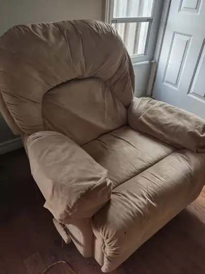 Free Comfy Reclining Chair, View more