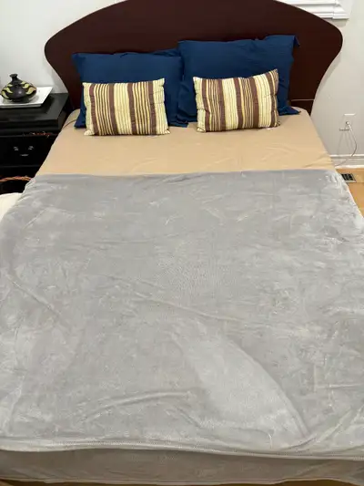 Queen Bed for SALEE!!, View more