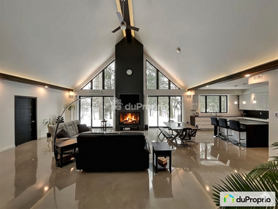Domaine Riverain d'Exception en Estrie | 81 800 pi² | 217 pi de façade sur la rivière L'espace, la s...
