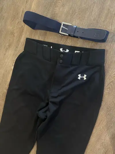 Men’s Large Under Armour Baseball Pants and Belt (never used), View more