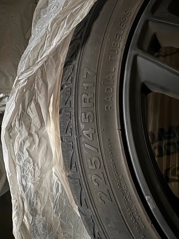 Mercedes Winter Evergreen Tires on Rims in Tires & Rims in Oakville / Halton Region - Image 2