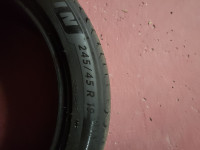 4 pneus d’été Michelin 245/45 r 19--4 summer tires Michelin