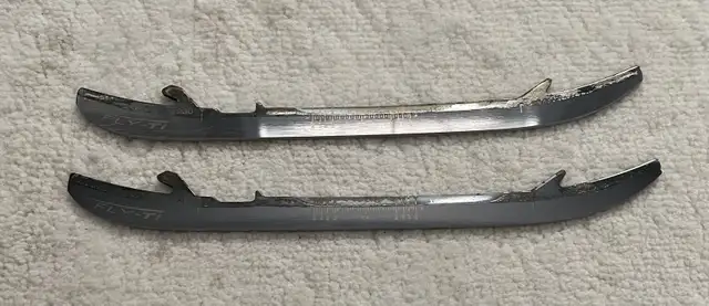 Fly TI skate steel size 230 for 3 and 3.5 skates in Hockey in Oakville / Halton Region - Image 4