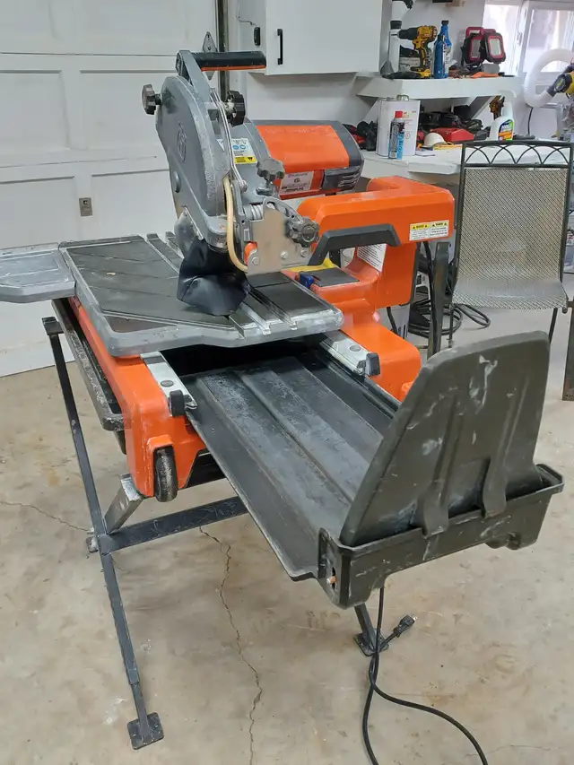 Husqvarna TS60 Tile Saw in Power Tools in Oakville / Halton Region - Image 4