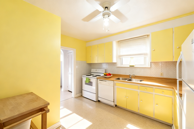 Located at Warden and 401 Area Contact Number:647-291-3540 This spacious and well-maintained whole h...