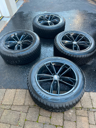 Audi Q7 / Q8 Wheels with winter tires