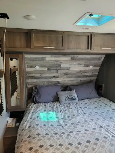 2021 Volante just like new king size bed sleep six outside shower big bathroom with double sink tv f...