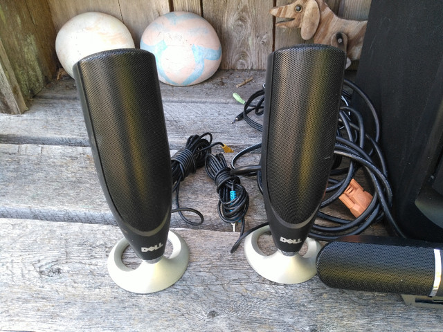 Used Dell Computer Surround Sound System Model MMS 5650 With Mic in Speakers, Headsets & Mics in Sunshine Coast - Image 3