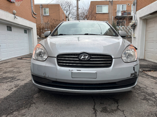 Hyundai Accent 2010 - 80 000 km dans Autos et camions  à Ville de Montréal