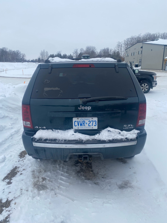 2005 grand Cherokee 4 x 4 5.7 hemi in Cars & Trucks in Guelph - Image 4
