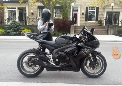 Amazing condition 2011 GSXR 750 rare color combo! Bike has been babied since I got it. Many upgrades...