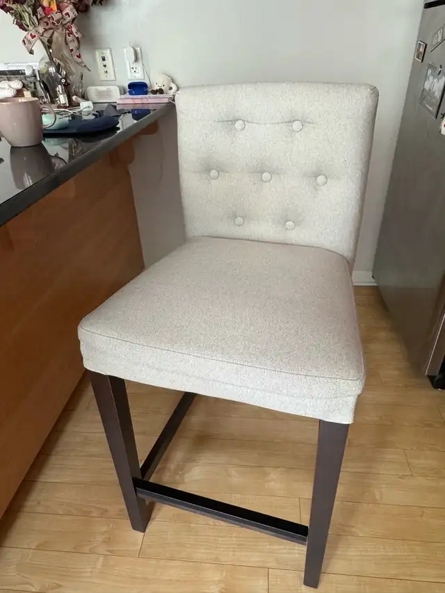 Rare Discontinued IKEA HANSOLLE Premium Tufted Bar Stool in Chairs & Recliners in City of Halifax - Image 3