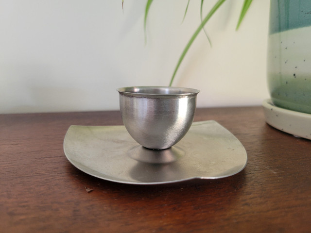 Vintage Midcentury Stainless Steel Egg Cups – set of 4 in Kitchen & Dining Wares in Cole Harbour - Image 4