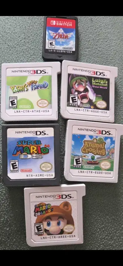 Switch NO CASES Animal crossing new horizon 25$ SOLD Legend of Zelda Skyward sword $30 3DS NO CASES...