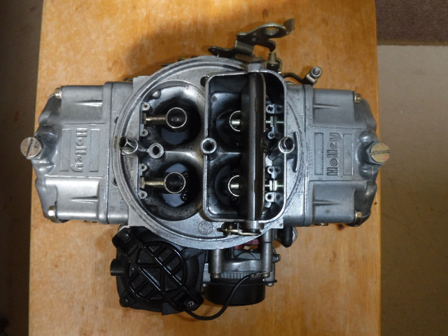 Holley Carburetor in Engine & Engine Parts in Markham / York Region