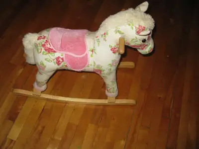 Plusieurs Articles pour Enfant. - Cheval à Bascule. - Voiture ( tout est en fonction. - Piano (Fishe...