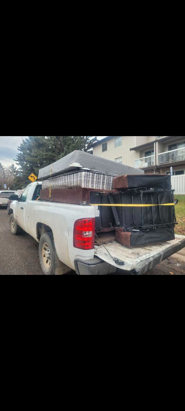 CHEAP JUNK REMOVAL 403-919-1419 CALL/TEXT  in Other in Calgary - Image 2