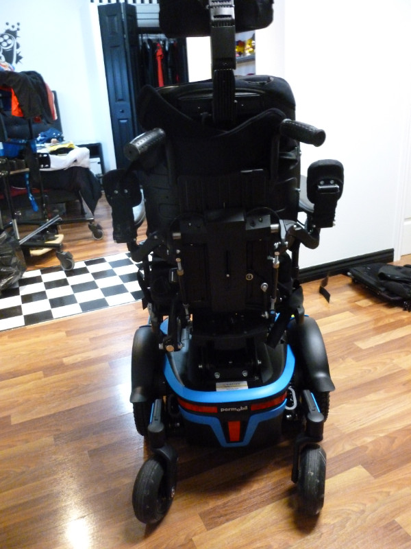 Permobil M3 Corpus Wheelchair in Health & Special Needs in Hamilton - Image 2