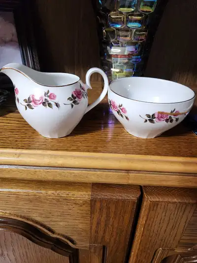 Cream and sugar dishes , View more