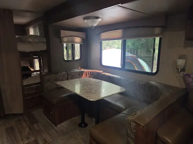 2017 Keystone Passport 2810BH Ultra Lite Bunkhouse – Sleeps 10 in Travel Trailers & Campers in Penticton - Image 9