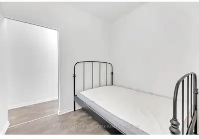 Queen Street West Room for Rent, great price in great location