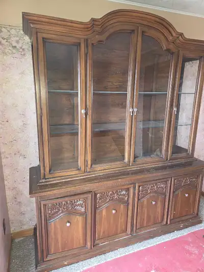 China cabinet 6 ft long and 7 ft High call 519-323-7026