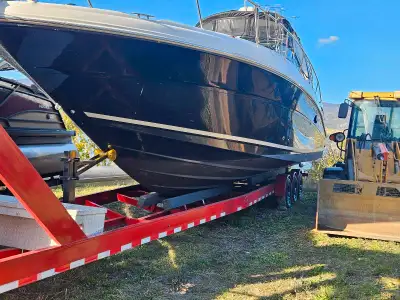 2022 gooseneck boat trailer Like new Triaxle, custom rims,solar panel and inverter. Winch mount, man...