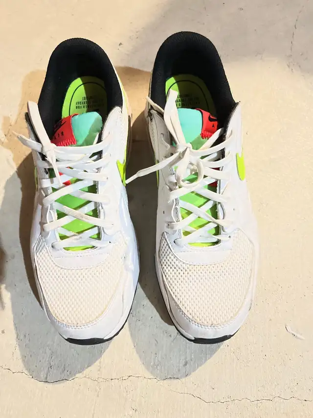 Women’s Nike shoes  in Women's - Shoes in Kitchener / Waterloo - Image 2