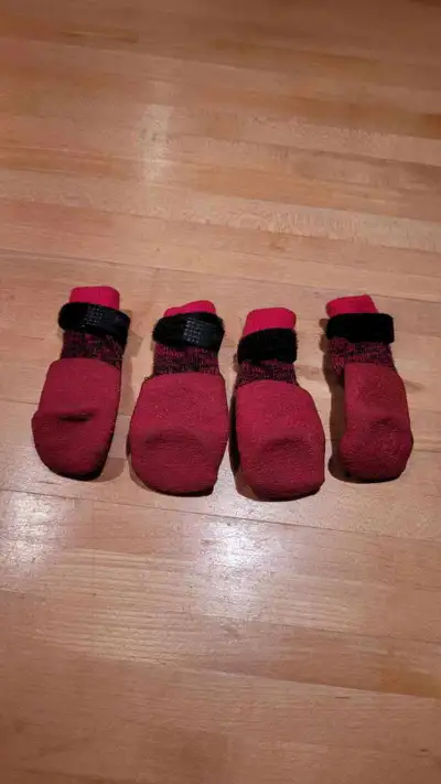 Bottes/Chaussettes FouFou Dog NEUVES en caoutchouc grandeur smal, View more
