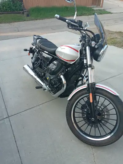 2017 MOTO GUZZI V9 Roamer, Low KMS, $ 5000.00