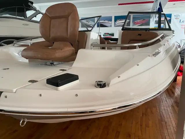 Bateau Stingray 201DC (20 pieds) 2022 in Powerboats & Motorboats in Granby - Image 6