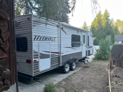 $16,000 OBO - 2012 Hideout by Keystone - Model 24BHWE - GVW 3366 kg - Only 1 owner - New tires 2 yea...